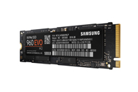 960 EVO M.2 本体斜め1 500GB